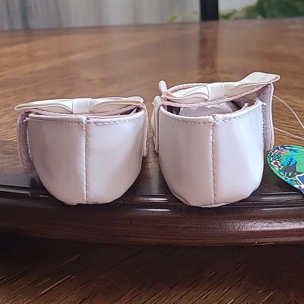 New with tags! Baby Girls Mary Jane Flats dress shoes first walkers